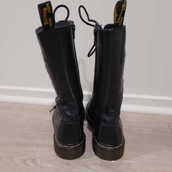 Dr Martens Womens Boots EU37 UK4 US6 Vonda Embroidered Red Roses 14 eyelet Black - Picture 3 of 16